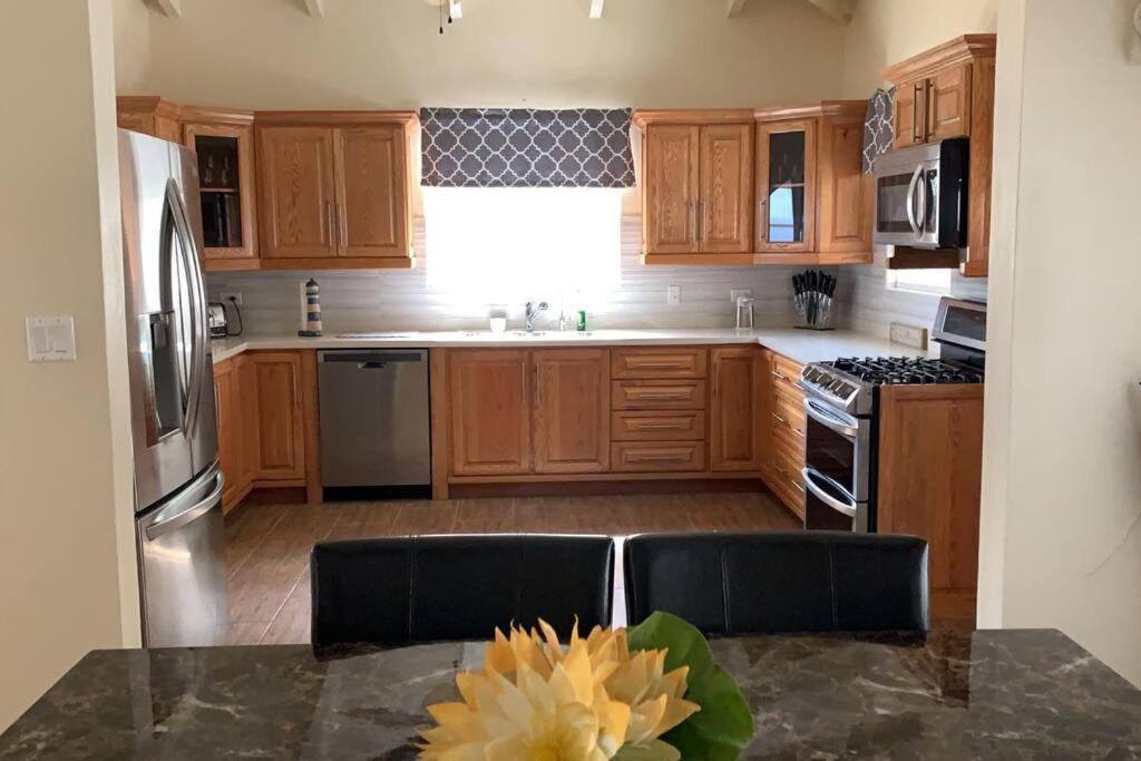 The Pearl - Spacious Air Conditioned 3Bd, 2Bth Villa With Gorgeous Views Old Road Экстерьер фото