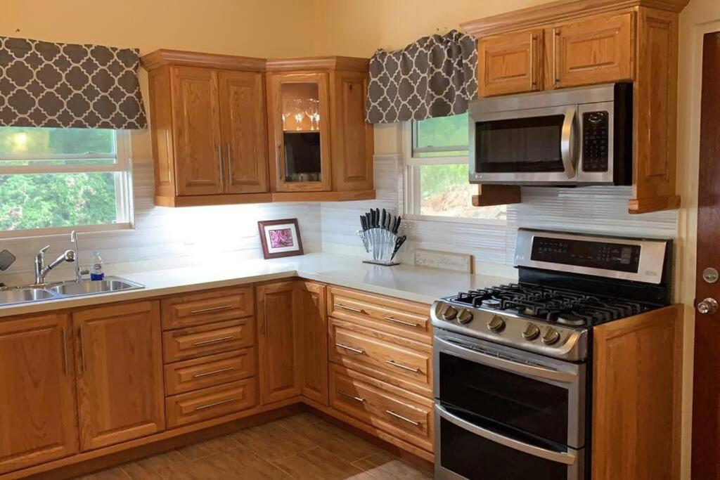 The Pearl - Spacious Air Conditioned 3Bd, 2Bth Villa With Gorgeous Views Old Road Экстерьер фото